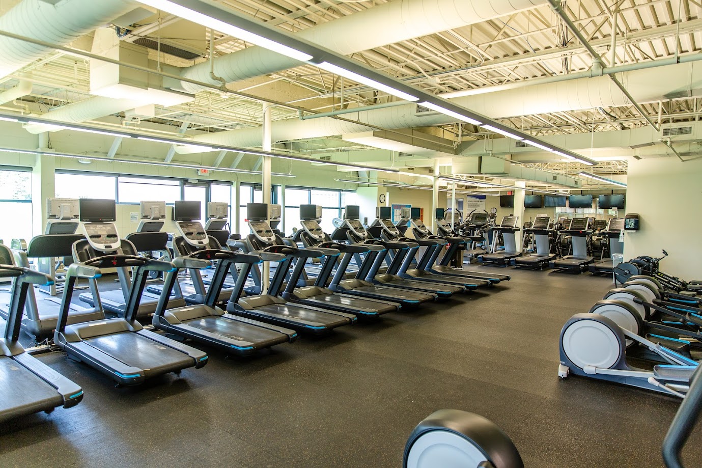 Southwest_Large Room with Treadmills and Rowing Machines